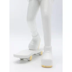 Deko Figur Skating Astronaut Weis 33Cm