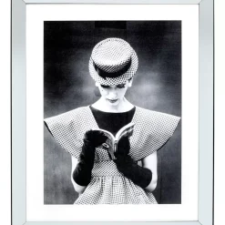 Gerahmtes Bild Reading Beauty 85X105Cm