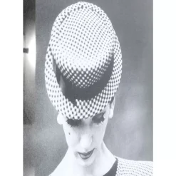 Gerahmtes Bild Reading Beauty 85X105Cm