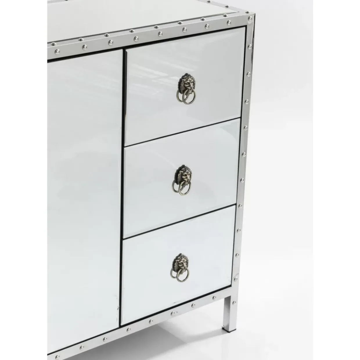 Sideboard Rivet